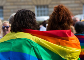 Empresa se recusa a fotografar casamento entre lésbicas em Teresina e gera revolta